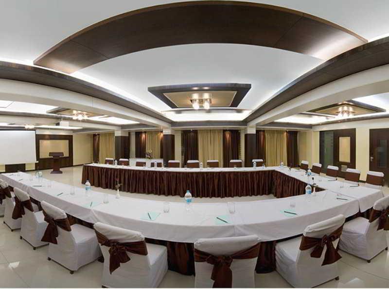 Kapila Business Hotel Pune Exterior foto